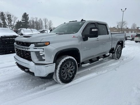 Used 2022 Chevrolet Silverado 2500 LT w/ Convenience Package image 4