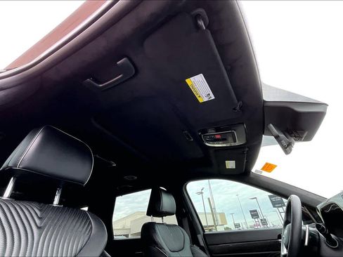 Used 2024 Hyundai Palisade Calligraphy image 13