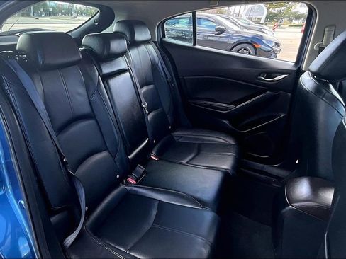 Used 2018 MAZDA MAZDA3 Grand Touring w/ Premium Equipment Package image 34