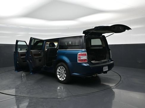 Used 2011 Ford Flex SEL FWD image 30