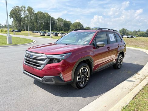 Used 2026 Subaru Forester Limited AWD/4WD image 3