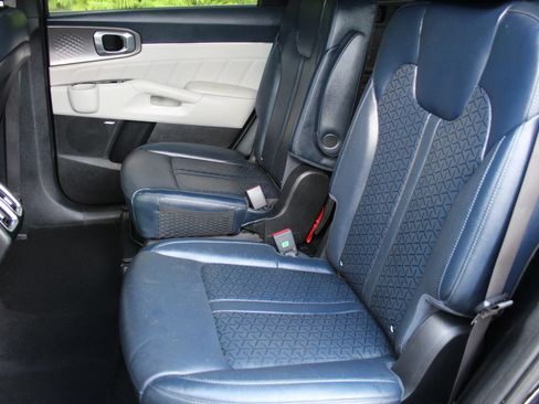 Used 2022 Kia Sorento SX Prestige w/ Panoramic Sunroof Package AWD/4WD image 13