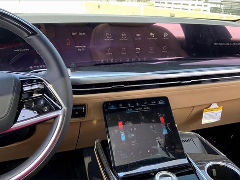 New 2025 Cadillac Escalade IQ Luxury 2 image 8