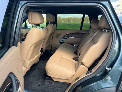New 2026 Land Rover Range Rover Long Wheelbase SE AWD/4WD image 16