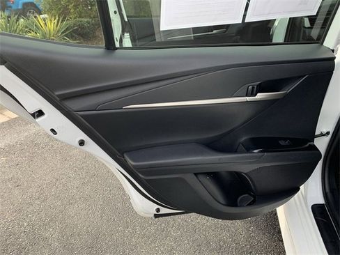 Used 2025 Toyota Camry SE image 15