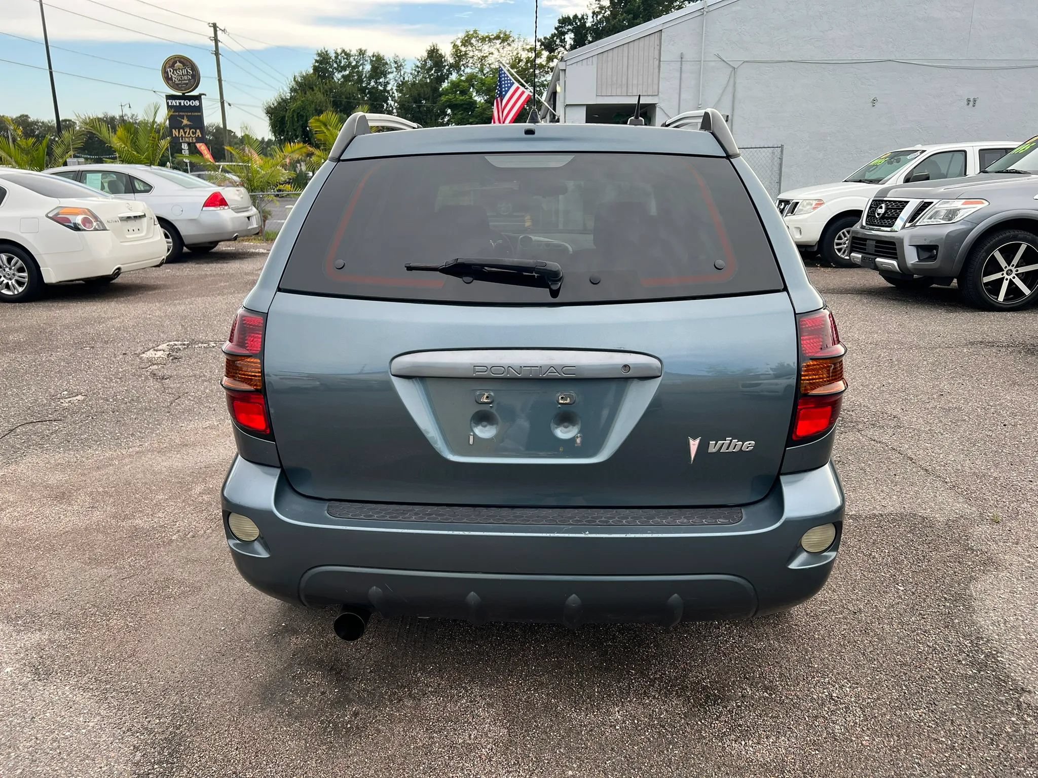 Used 2006 Pontiac Vibe w/ Sport Package FWD image 4