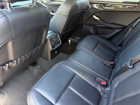 Certified 2023 Porsche Macan Turbo AWD/4WD image 32
