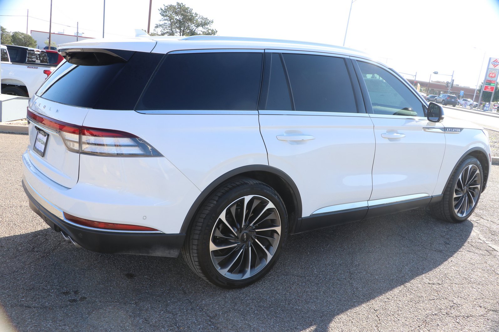 Used 2020 Lincoln Aviator Reserve w/ Equipment Group 202A AWD/4WD image 7