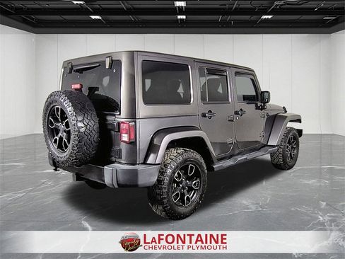 Used 2017 Jeep Wrangler Unlimited Sahara image 8