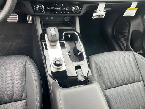 New 2026 Mitsubishi Outlander SEL Black Edition FWD image 17