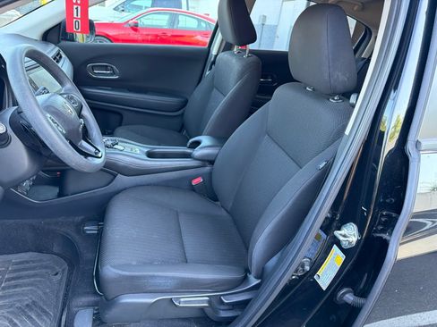 Used 2017 Honda HR-V EX image 7