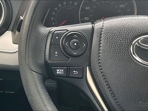Used 2015 Toyota RAV4 LE image 25