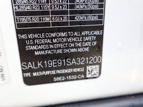 Used 2025 Land Rover Range Rover Autobiography AWD/4WD image 39