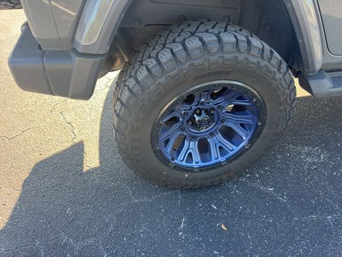 Used 2020 Jeep Wrangler Unlimited Sahara image 11