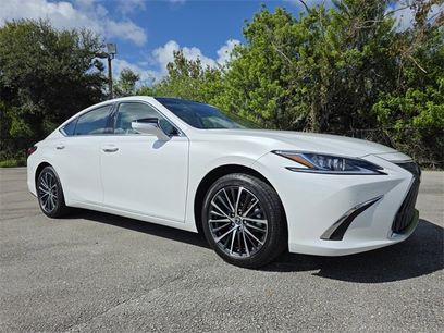 New 2025 Lexus ES 350 w/ Premium Package