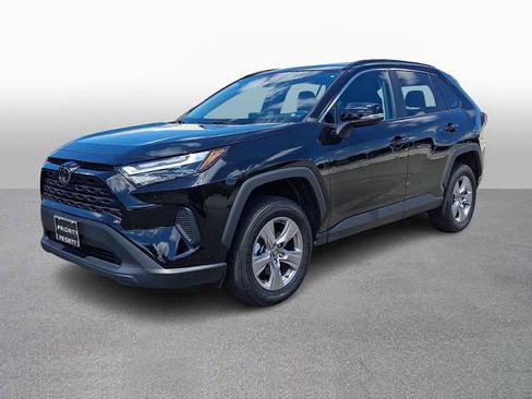 Used 2025 Toyota RAV4 XLE AWD/4WD image 1