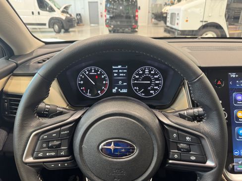 Used 2024 Subaru Outback Premium AWD/4WD image 19