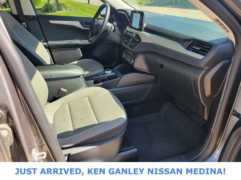 Used 2022 Ford Escape SE w/ Cold Weather Package AWD/4WD image 23