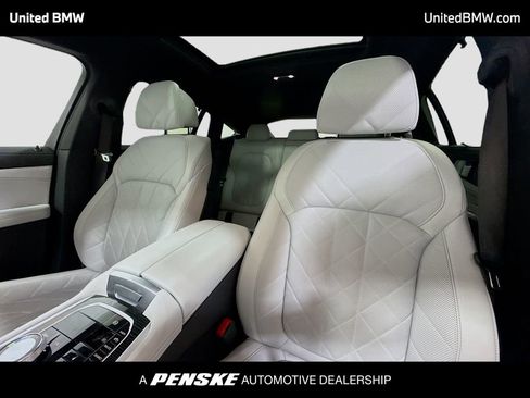 Used 2024 BMW X6 xDrive40i w/ Executive Package image 5
