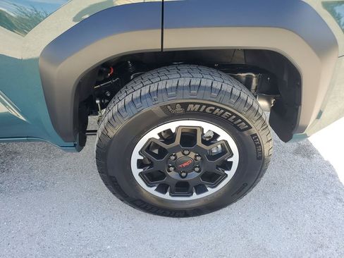 Certified 2025 Toyota 4Runner TRD Off-Road Premium image 19