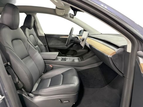 Certified 2023 Tesla Model Y Long Range AWD/4WD image 13