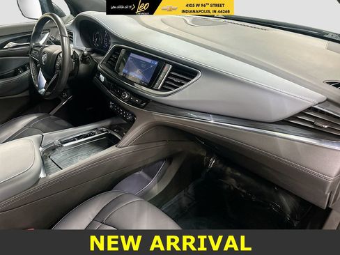 Used 2023 Buick Enclave Premium image 31