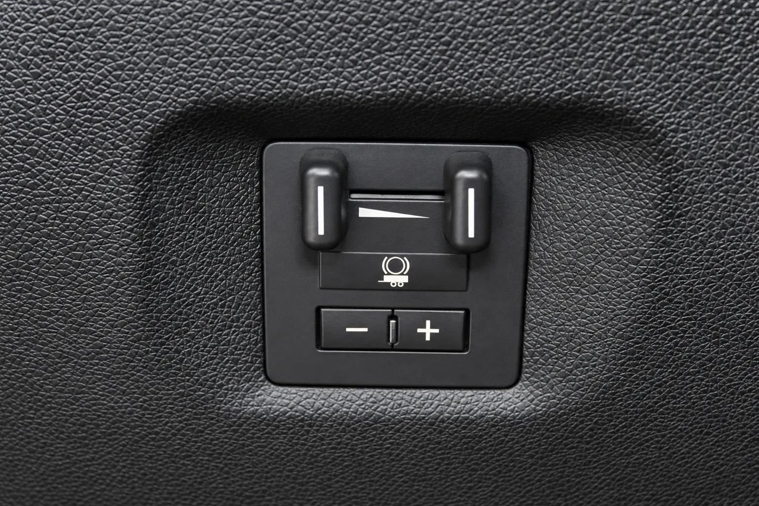 Used 2011 Chevrolet Avalanche LT AWD/4WD image 16