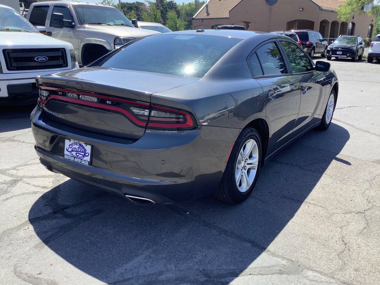 Used 2019 Dodge Charger SXT w/ Travel & Safety Group RWD image 14