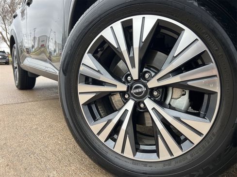 Certified 2023 Nissan Rogue SV w/ SV Premium B Package image 8