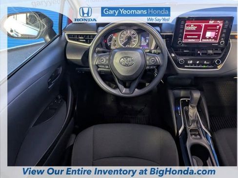 Used 2022 Toyota Corolla LE image 16