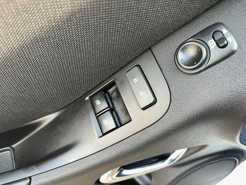 Used 2013 Chevrolet Camaro LT image 10