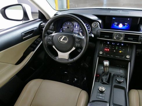 Used 2018 Lexus IS 300 AWD image 26