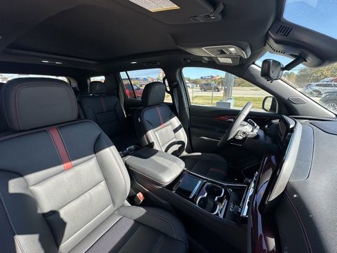 New 2026 Chevrolet Traverse RS image 11