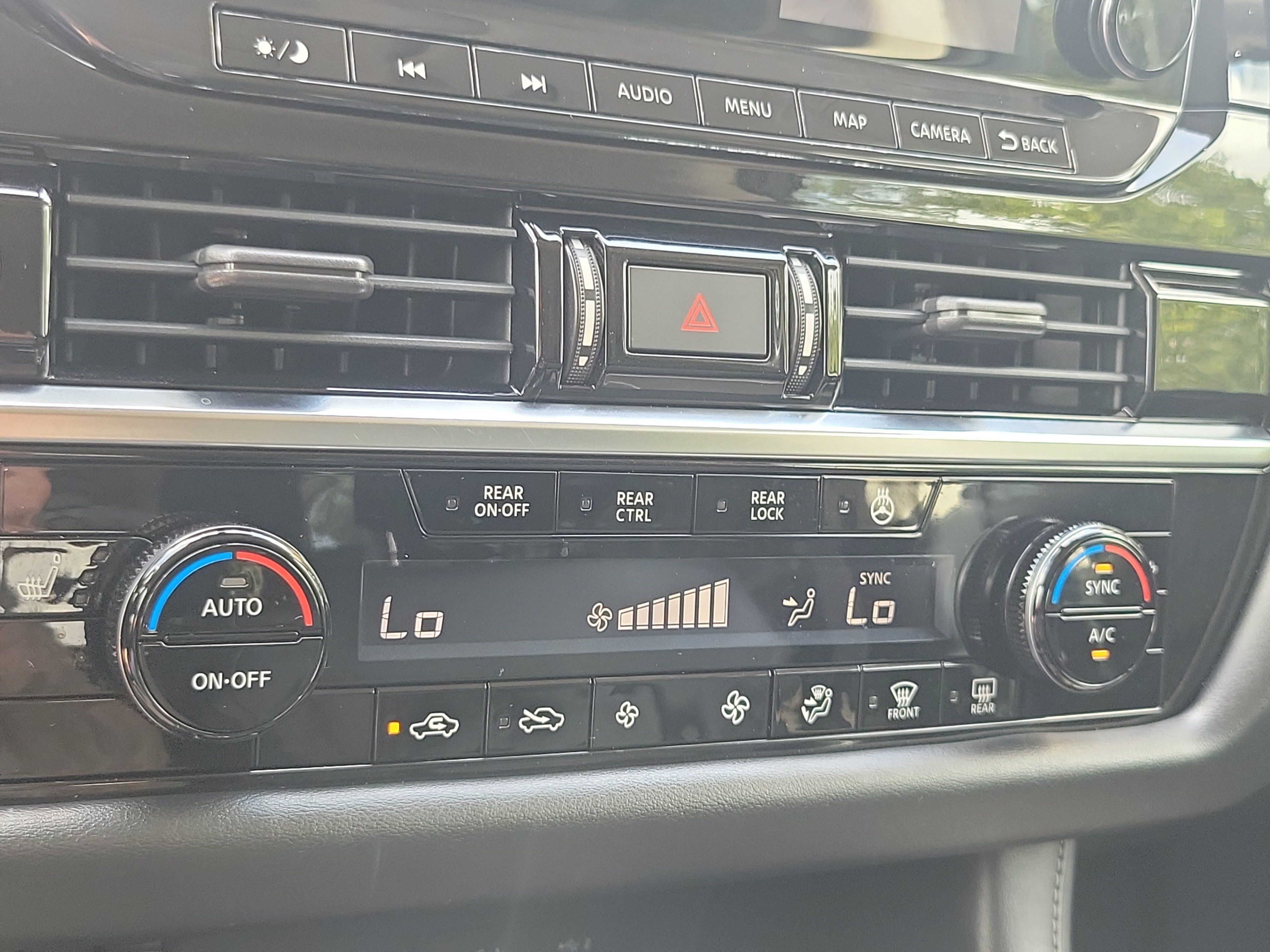 Used 2022 Nissan Pathfinder SL FWD image 23