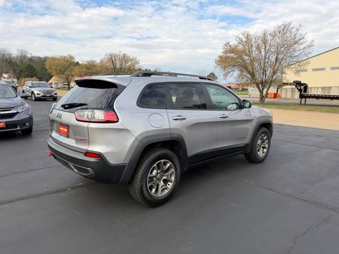 Used 2020 Jeep Cherokee Trailhawk w/ Comfort/Convenience Group image 3