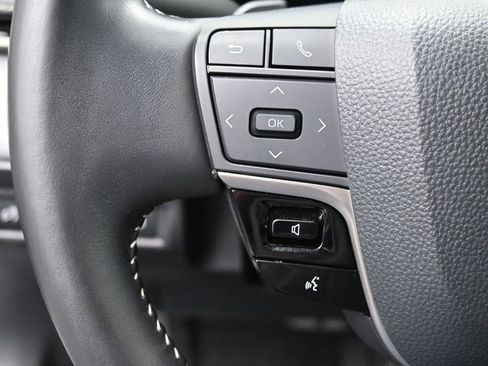 Certified 2025 Toyota Camry SE w/ Convenience Package image 16