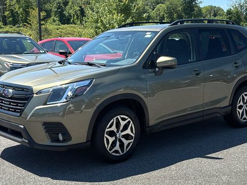 Certified 2023 Subaru Forester Premium AWD/4WD image 3