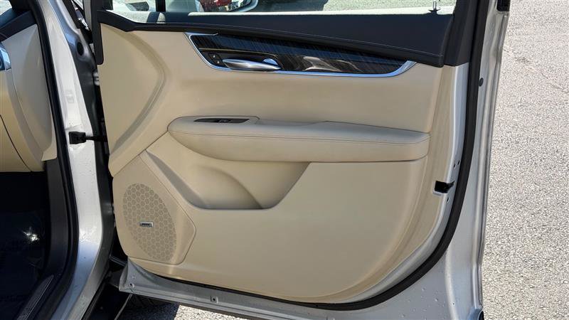 Used 2019 Cadillac XT5 FWD image 33