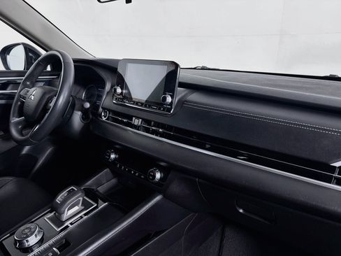 Used 2022 Mitsubishi Outlander ES FWD image 28
