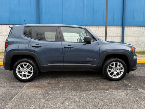 Used 2023 Jeep Renegade Latitude image 4