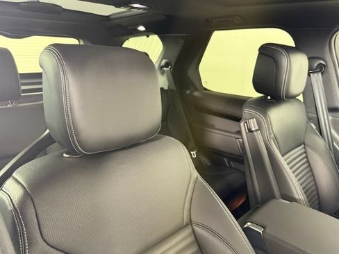 New 2025 Land Rover Discovery S AWD/4WD image 29