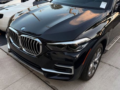 Used 2023 BMW X5 xDrive45e w/ Climate Comfort Package AWD/4WD image 4