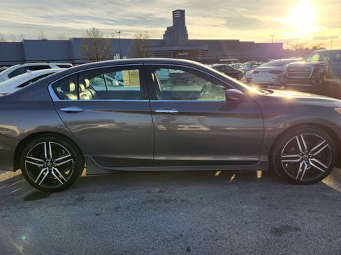 Used 2017 Honda Accord Sport Special Edition image 17