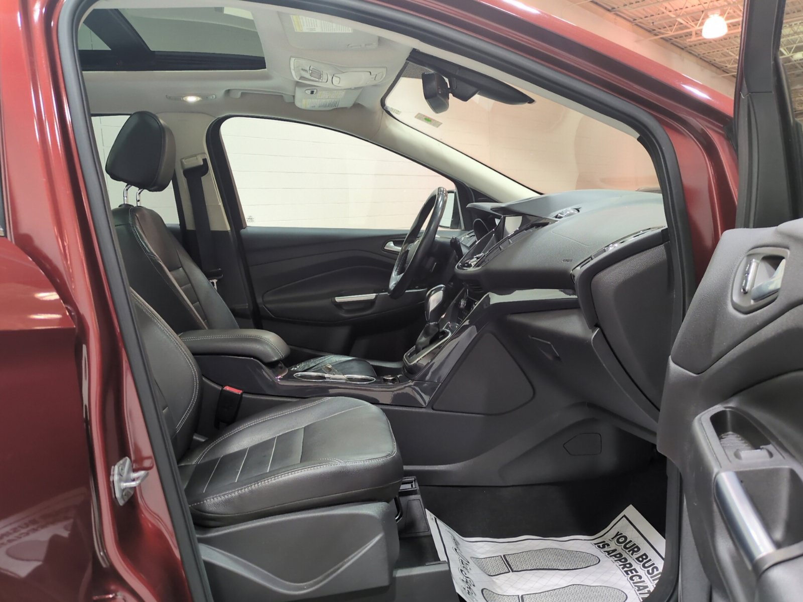 Used 2014 Ford Escape Titanium w/ Equipment Group 401A FWD image 10