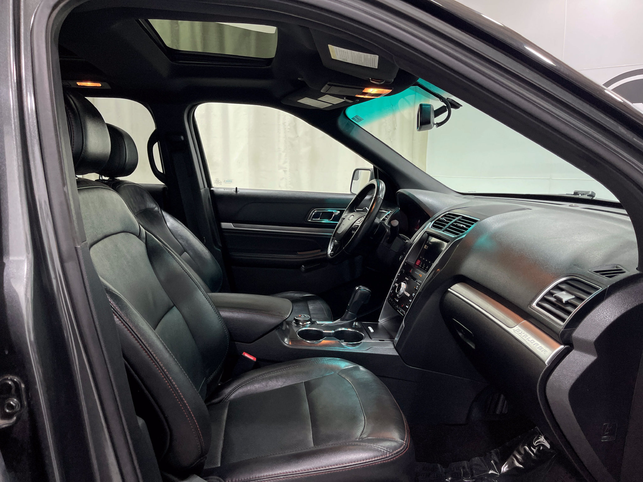 Used 2017 Ford Explorer Sport AWD/4WD image 34