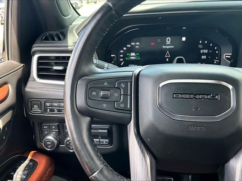 Used 2023 GMC Yukon Denali Ultimate AWD/4WD image 24