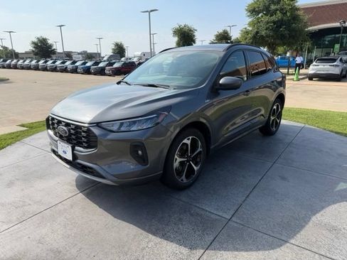 Certified 2023 Ford Escape ST-Line Select w/ Tech Pack #2 AWD/4WD image 3