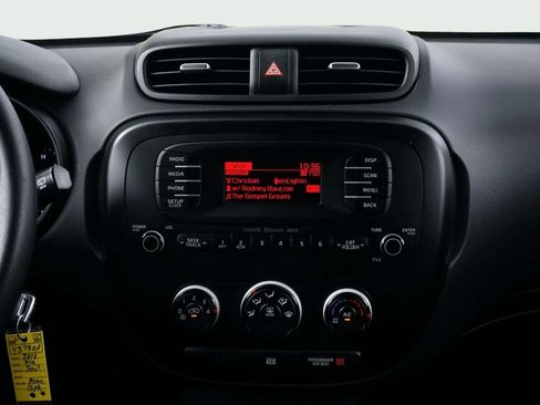 Used 2016 Kia Soul FWD image 20