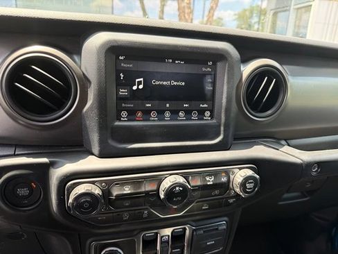 Used 2023 Jeep Wrangler Unlimited Sport AWD/4WD image 18