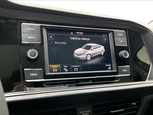 Used 2021 Volkswagen Jetta SE FWD image 32